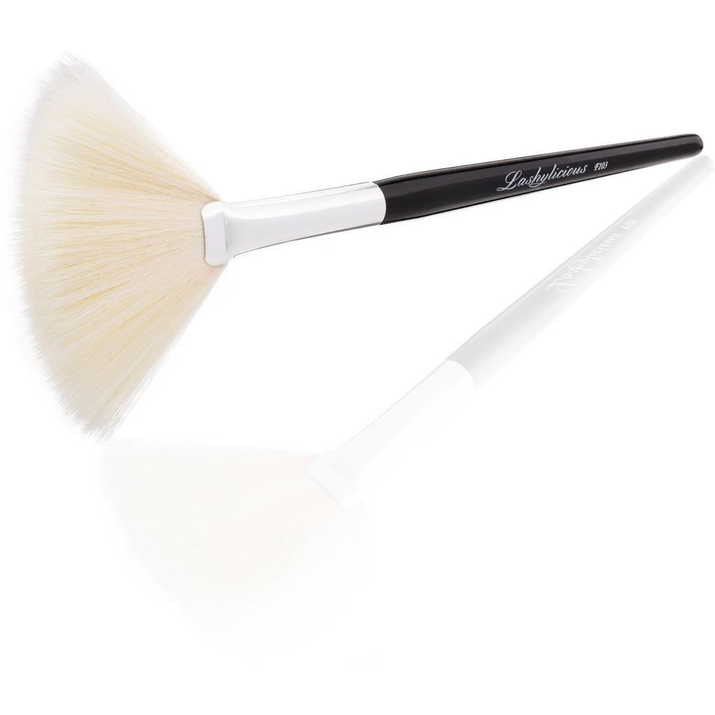 Highlighting Fan Brush F103 - Lashylicious